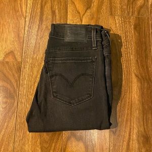 Levi’s 710 skinny jeans